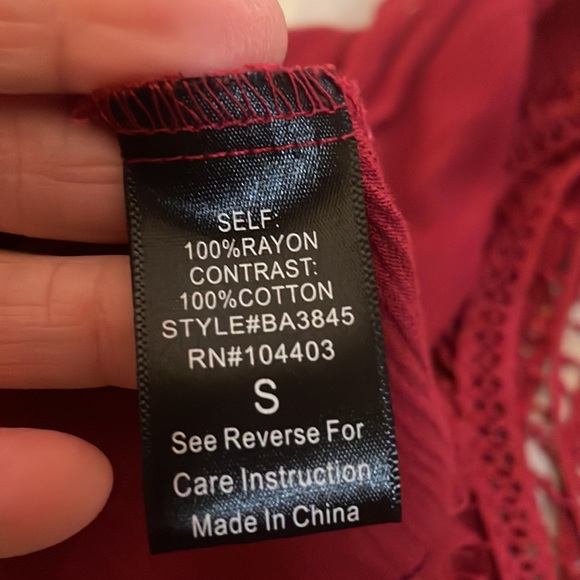 Short sleeve Gauze shirt with little fabric tassels around the bottom - Picture 7 of 7